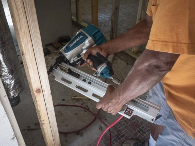 Makita AN924 framer