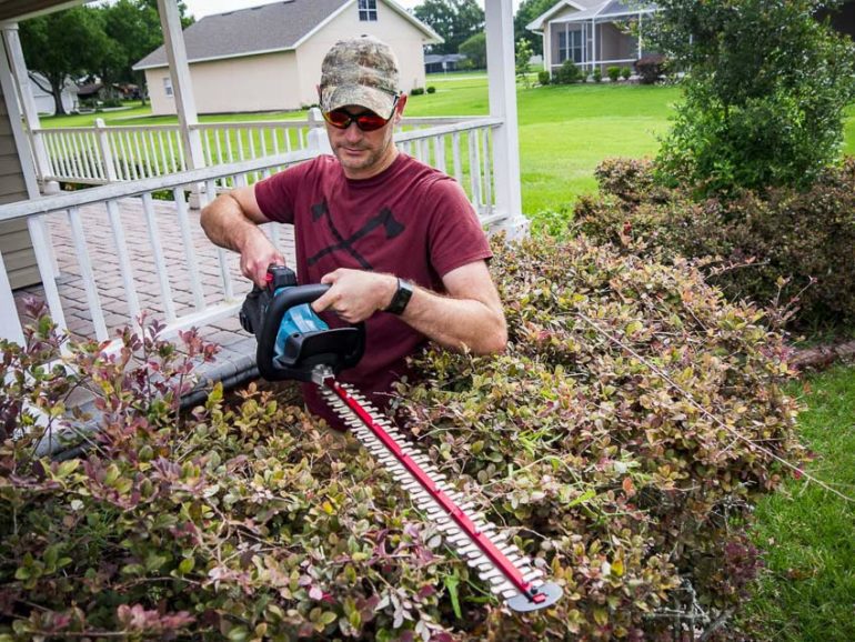 Makita 18V Cordless Hedge Trimmer Review XHU07T Pro Tool Reviews