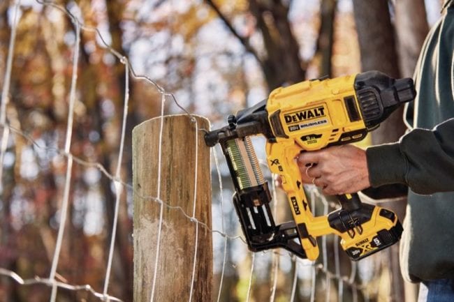 DeWalt DCFS950 Fencing Stapler