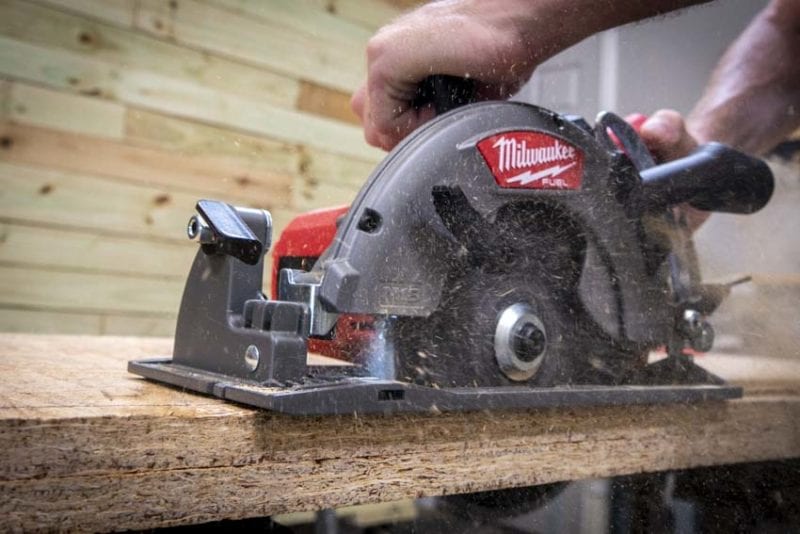 Milwaukee M18 FUEL Rear Handle Circular Saw Hands-On Review