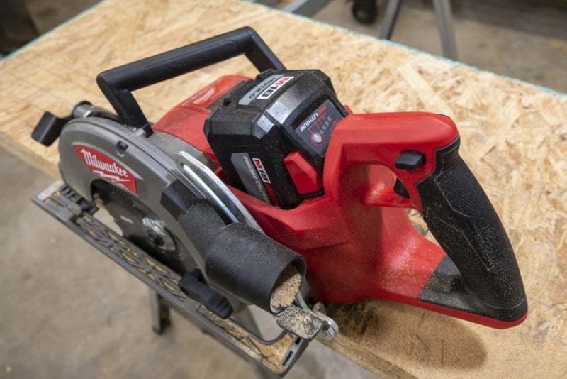 Milwaukee M18 FUEL Rear Handle Circular Saw Hands-on Review
