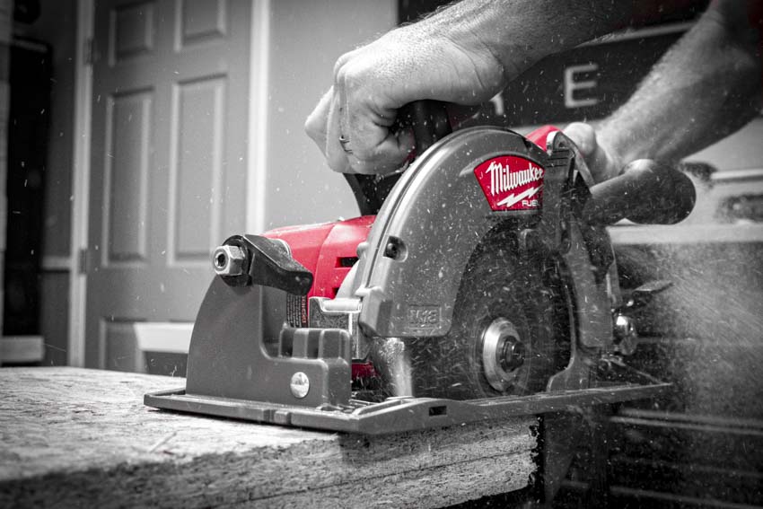 Milwaukee M18 FUEL Rear Handle Circular Saw Review