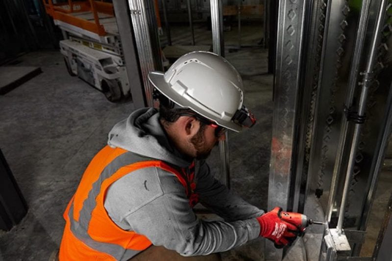 Choosing the Best Hard Hat for the Job