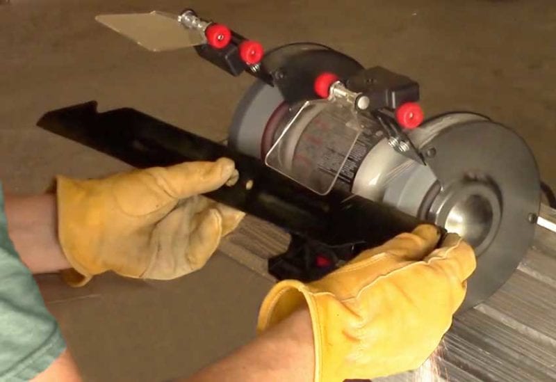 grinding lawn mower blades with bench grinder