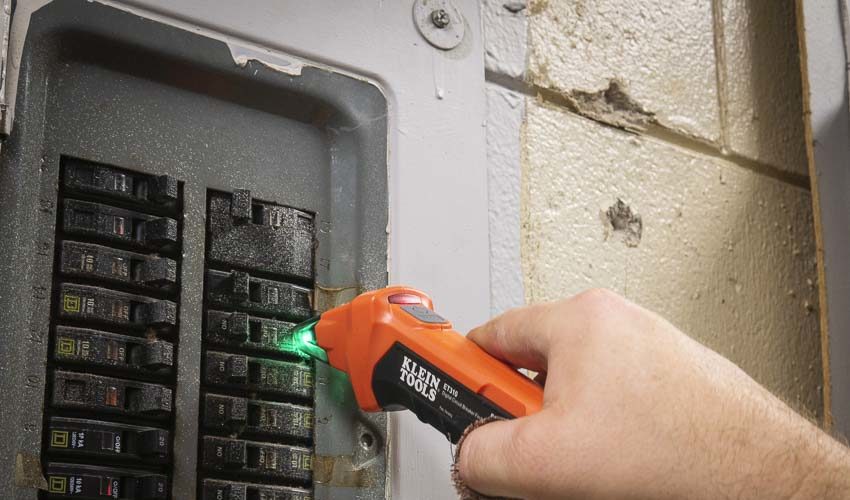 Klein Circuit Breaker Finder with GFCI Outlet Tester