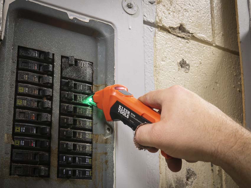 Klein Circuit Breaker Finder with GFCI Outlet Tester