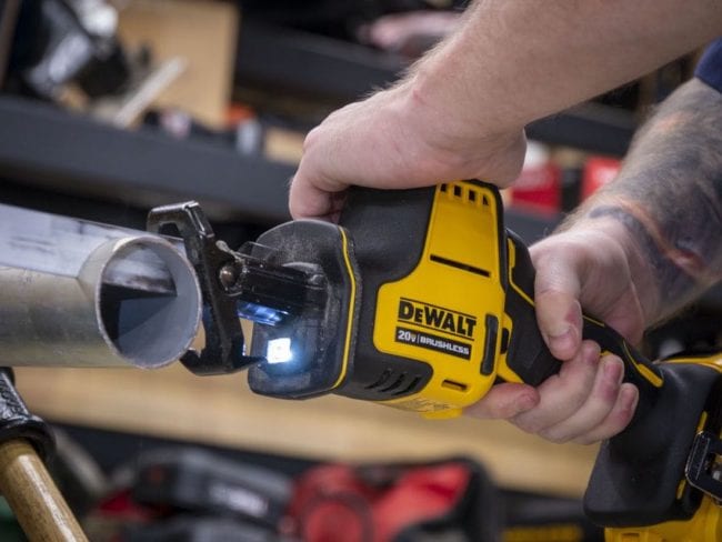 DeWalt Atomic Reciprocating Saw Vs Milwaukee M18 Fuel Hackzall