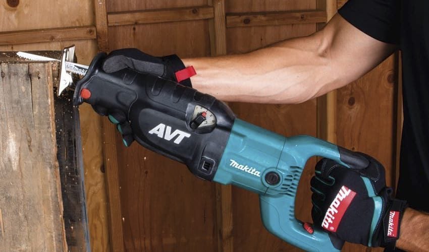 Makita 15-Amp AVT Recipro Pallet Saw