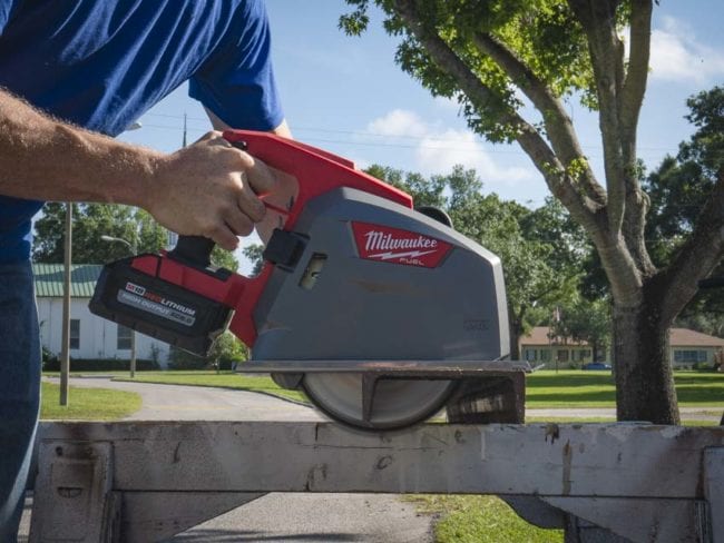 Milwaukee 2982-20 cutting U-channel