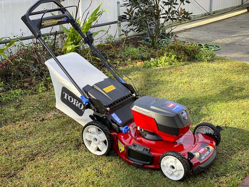 Toro 60V self-propelled lawn mower review