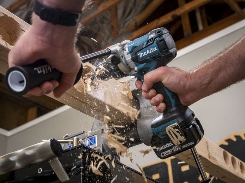 Makita drill tearing up 2x4 with a 2 9/16-inch self-feed bit