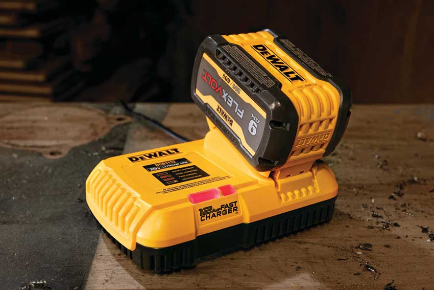 DeWalt 12-Amp Fast Charger and 6A Charger DCB1112