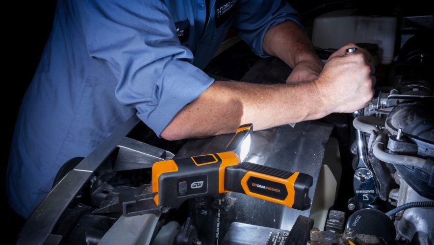 Gearwrench wing light and compact work light