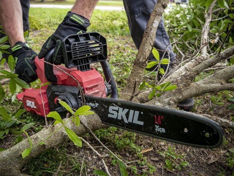 60V 18-Inch Cordless Chainsaw & Battery