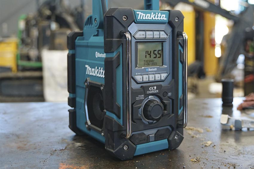 Ojalá Exclusión emocionante Makita XRM10 18V LXT and 12V CXT Charging Radio - Pro Tool Reviews