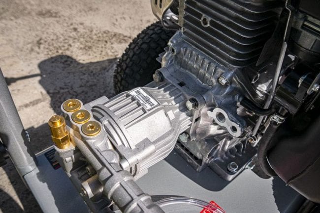 This image has an empty alt attribute; its file name is Simpson-MS60921-Pressure-Washer04-650x434.jpg