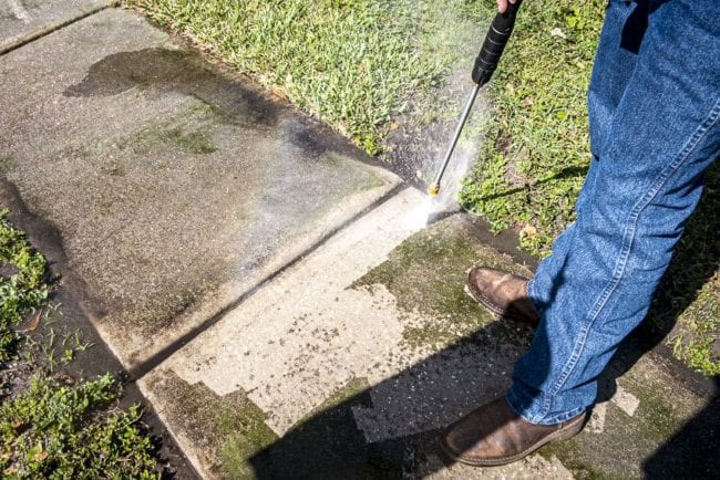 This image has an empty alt attribute; its file name is Simpson-MS60921-Pressure-Washer06-650x434.jpg