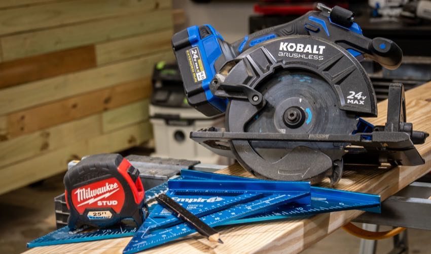 HOw to Make Straight Cuts with a Circular Saw