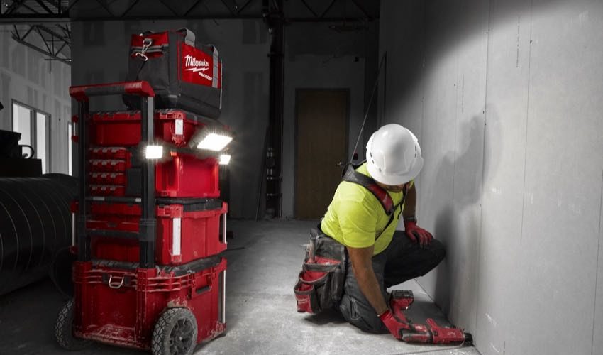 Milwaukee M18 Packout Light and Charger