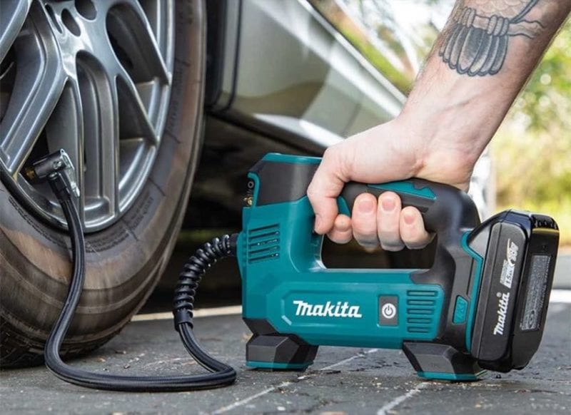 https://www.protoolreviews.com/wp-content/uploads/2020/10/Makita-DMP180ZX-18V-Cordless-Inflator-800x582.jpg