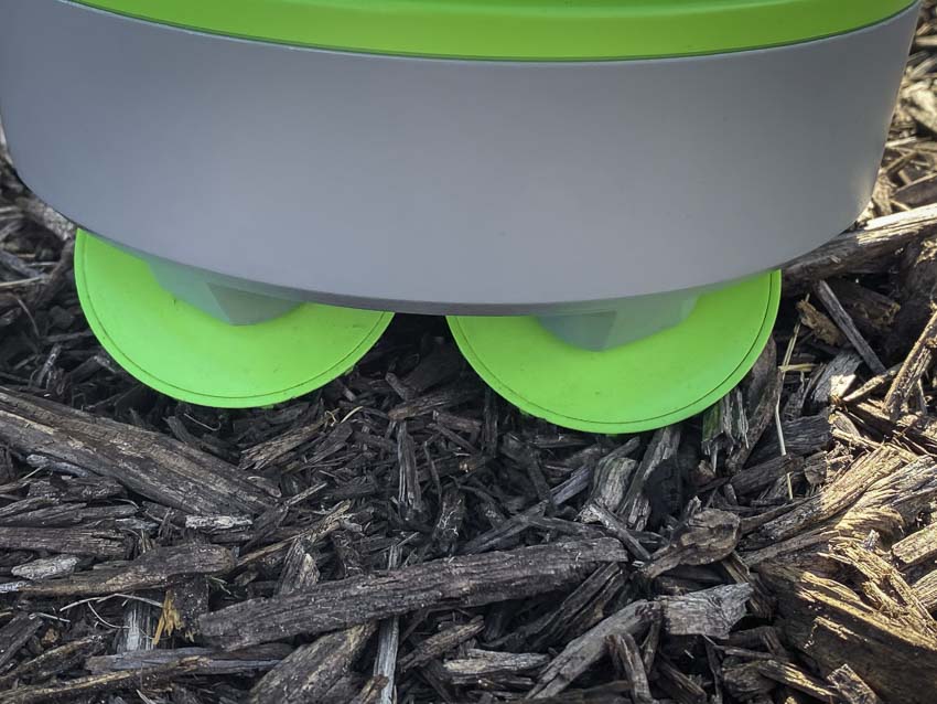 Tertill wheels on mulch