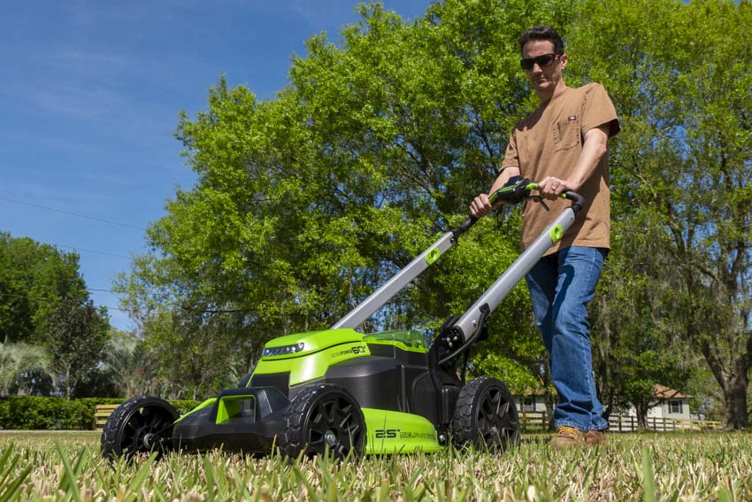 Greenworks Pro 60V 25-Inch Self-Propelled Lawn Mower Review