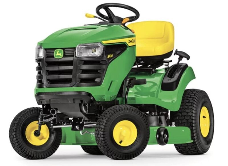 John Deere 100 Series Lawn Tractors