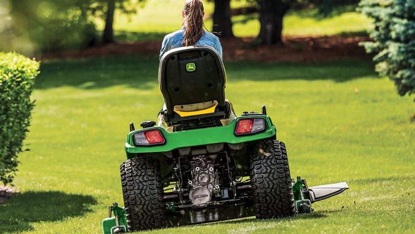 John Deere Lawn Tractors