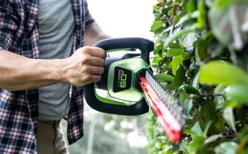 Best Battery-Powered Hedge Trimmer Reviews 2022 - Pro Tool Reviews