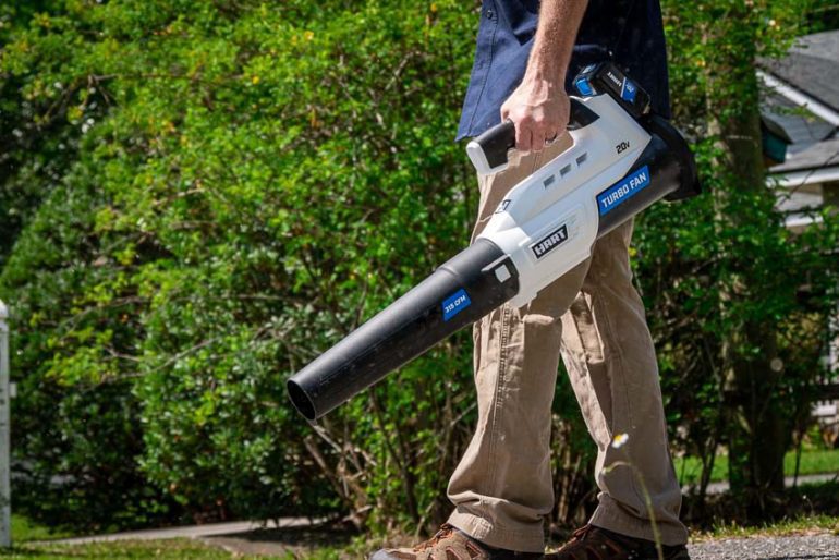 Hart 20V Cordless 315 CFM Blower HandsOn Preview Pro Tool