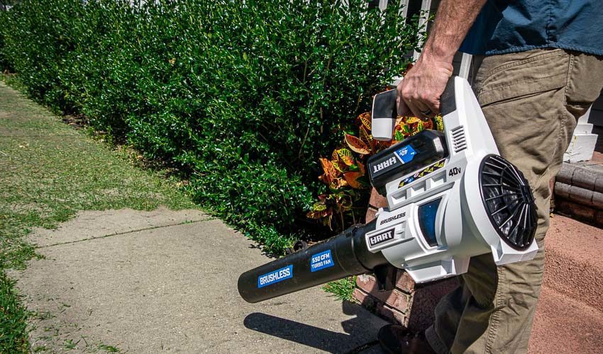 Best Budget Cordless Blower - HART 550 CFM Brushless Blower