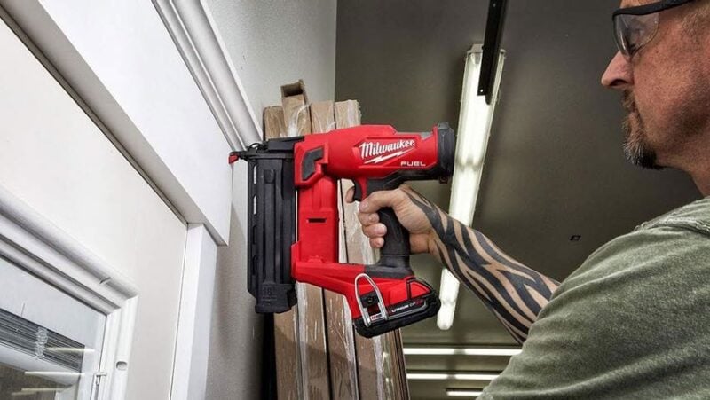 Milwaukee M18 FUEL 2746 18 gauge Finish Brad Nailer