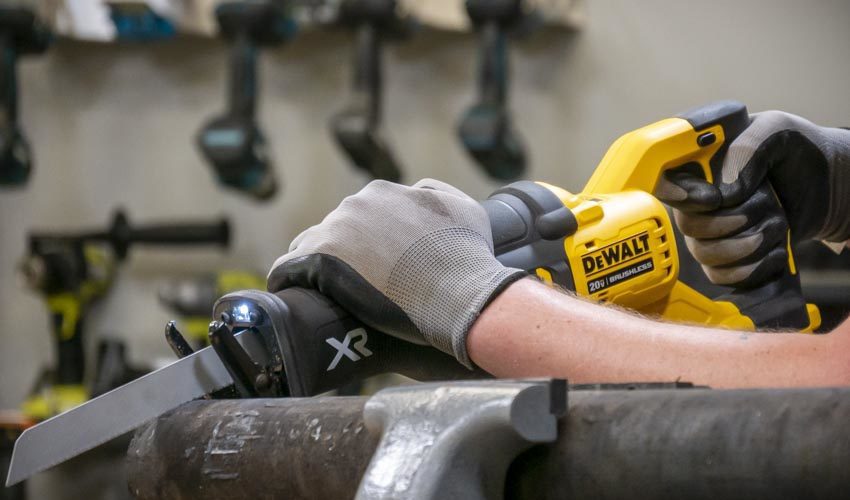 DeWalt 20V Max Power Detect Reciprocating Saw Review