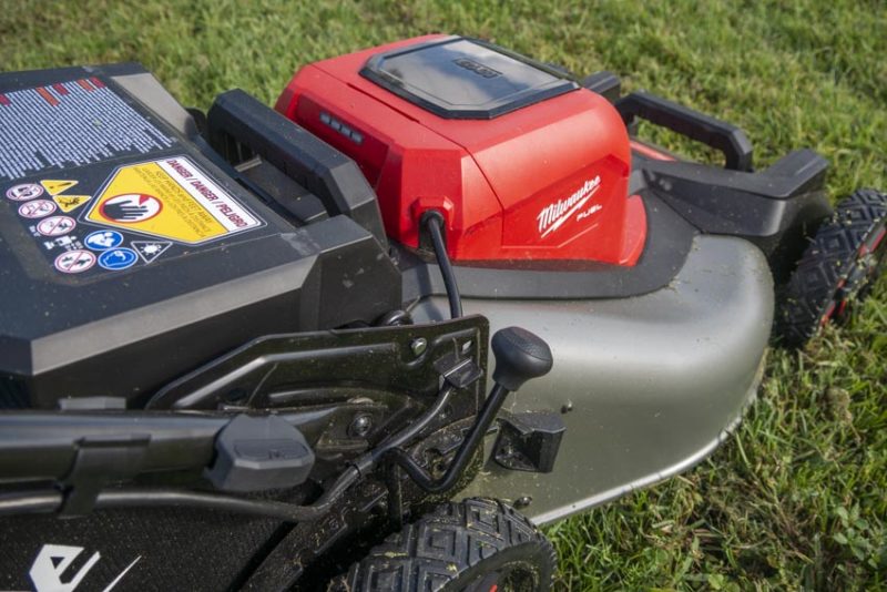 Milwaukee M18 Fuel Self-Propelled Lawn Mower Single Point Height Adjustment