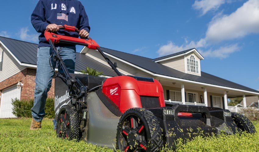 Milwaukee M18 Fuel Self-Propelled Lawn Mower Review