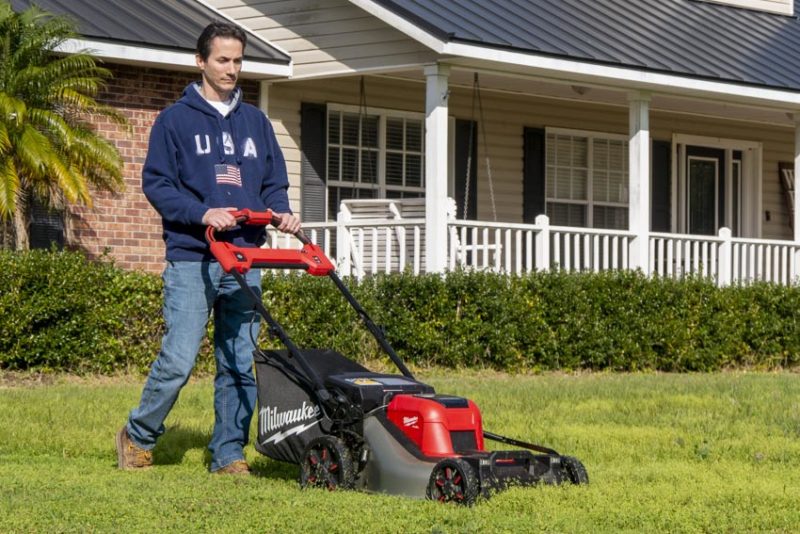 Milwaukee M18 Fuel Self-Propelled Lawn Mower Review