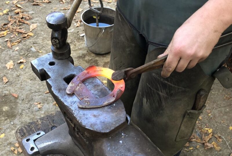 rounding hammer horseshoe anvil