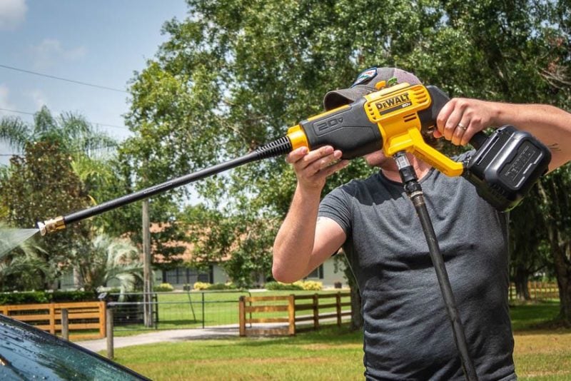 Dewalt cordless pressure washer #dewalt #tool #milwaukee #toolreview  #pressurewashing #cordless 