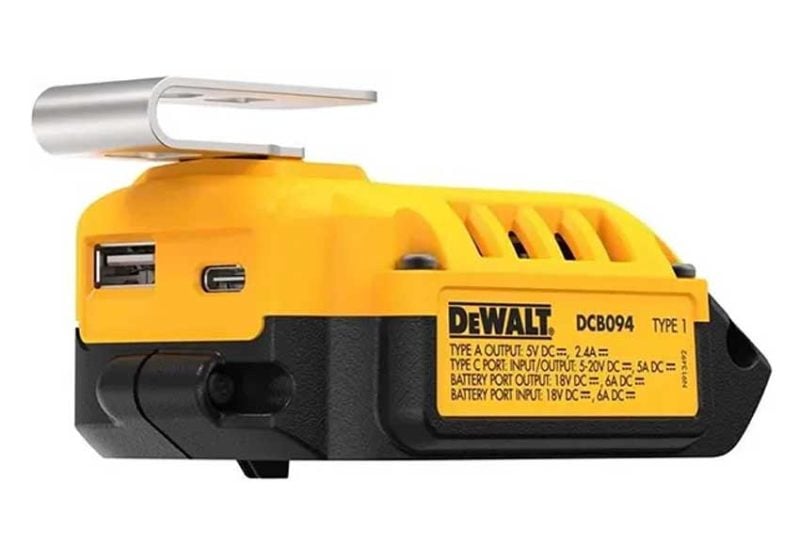 DeWalt DCB094 USB-C battery charger