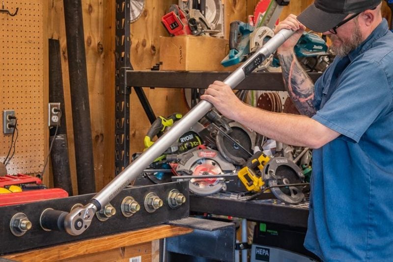 Gearwrench 3 4 inch Electronic Torque Wrench Review 750 Ft Lbs 85082