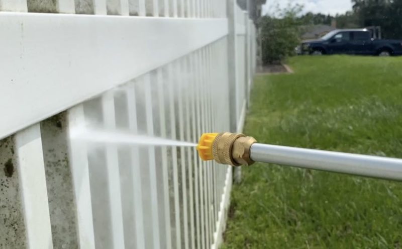 yellow tip spraying fences