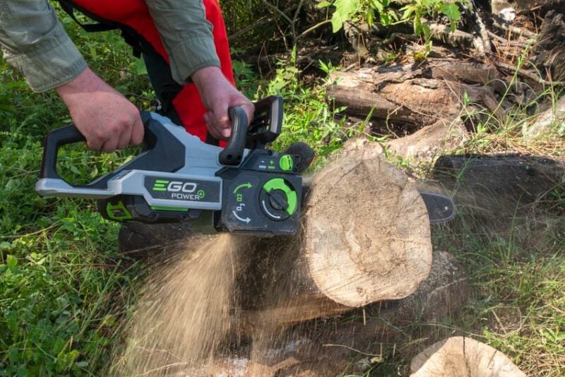 EGO Battery-Powered 16-Inch Chainsaw Review 