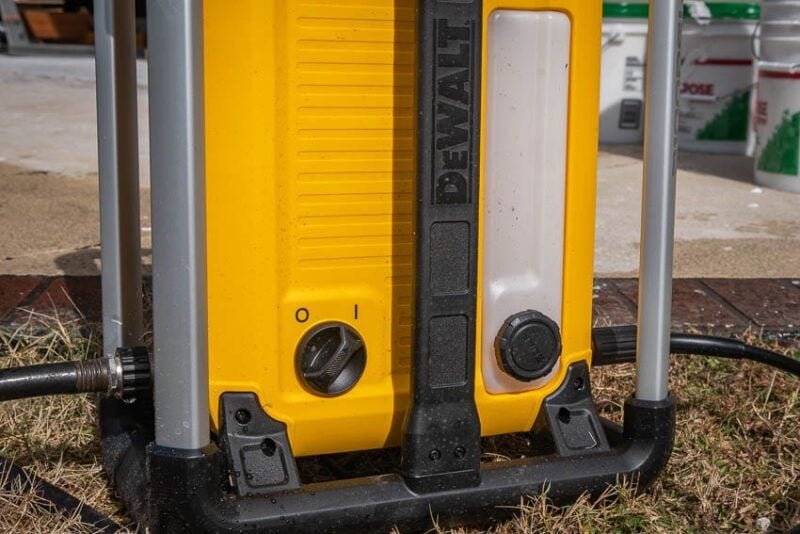 DeWalt 2100 Max PSI Electric Worksite Pressure Washer Review DWPW2100 7