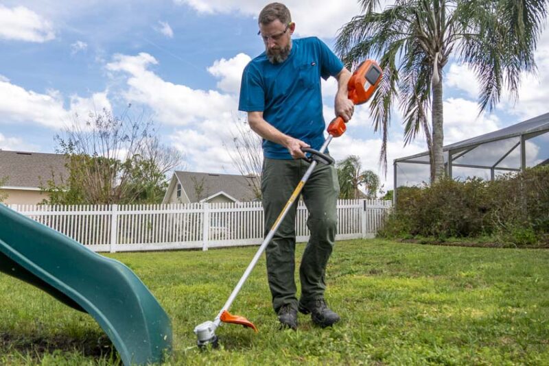 Best Cordless Battery-Powered String Trimmer | Husqvarna 520iLX Battery-Powered String Trimmer