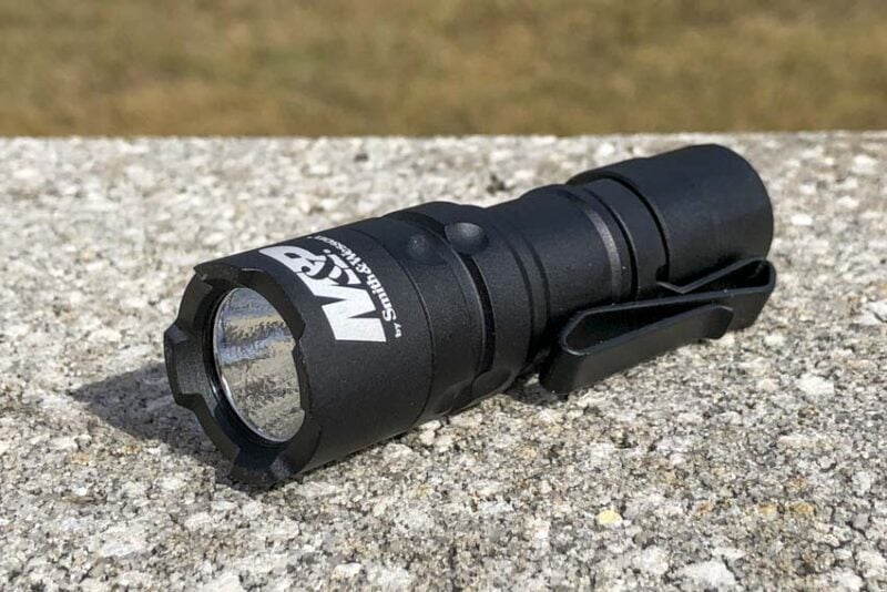 Smith & Wesson Delta Force CS-20 Flashlight