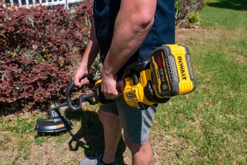 DEWALT FLEXVOLT 60V MAX Brushless Cordless String Trimmer Kit with