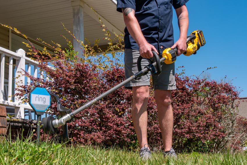 thumbnail image 2 of DeWALT DCST972 FlexVolt 60V MAX Brushless 17" String Trimmer Powerhead - Used, Tested, Battery Not Included 2 of 5