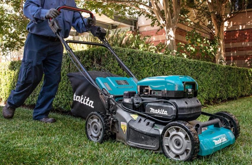 Makita ConnectX 21-inch Self-Propelled Lawn Mower CML01