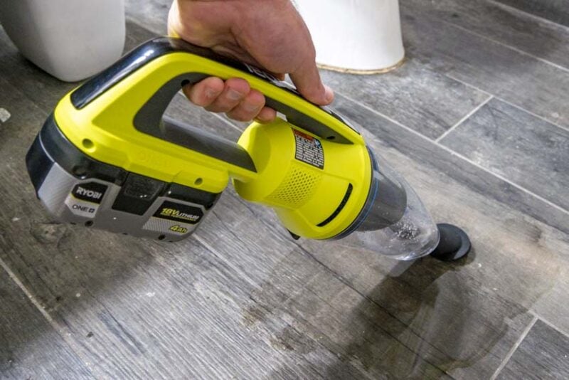 RYOBI ONE+ 18V Cordless Wet/Dry Hand Vacuum (Tool Only) PCL702B - The Home  Depot