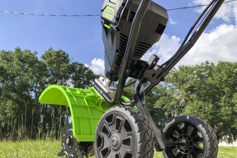 Cultivador a batería Greenworks de 60 V